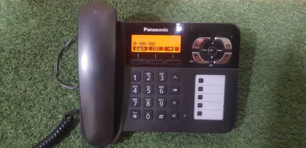 Стационарный телефон от Panasonic. — 1