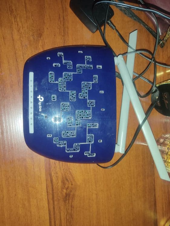 Wi Fi router sotiladi — 1
