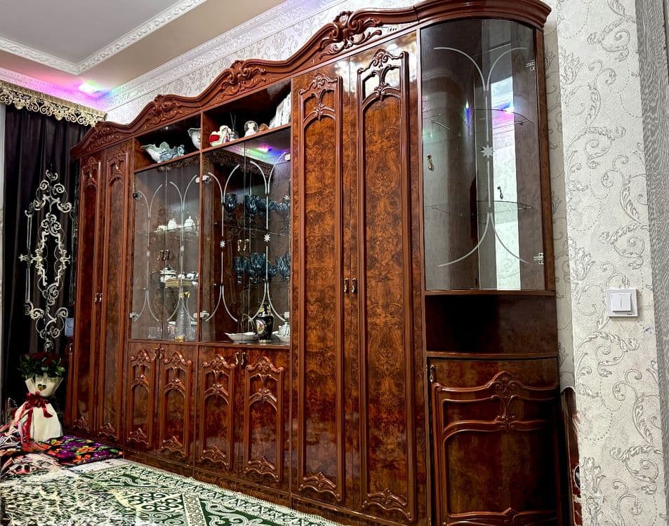Mehmonxona uchun mebel sotiladi xolati yaxshi. Navoiy — 1