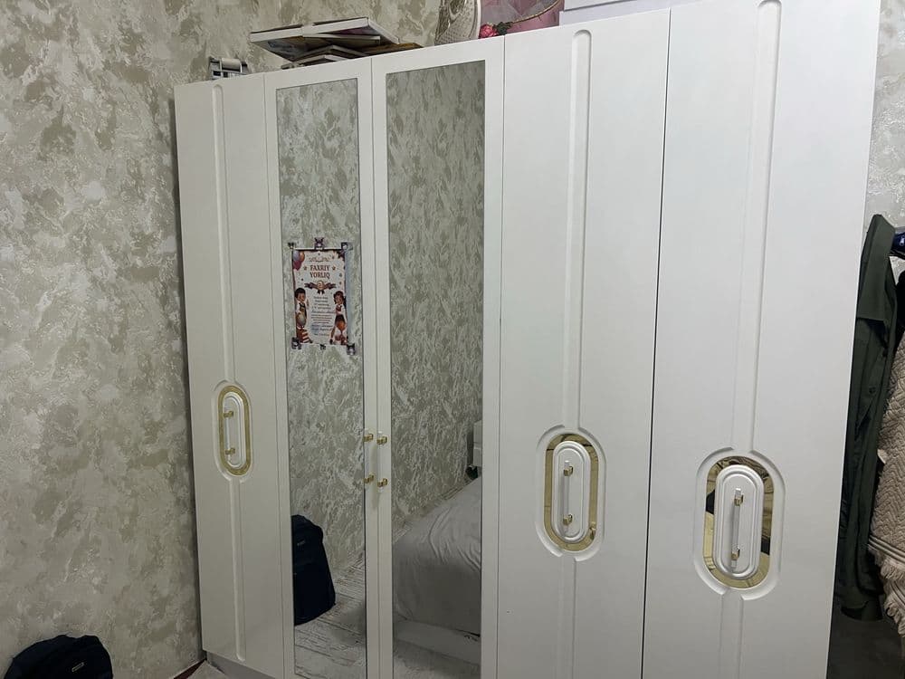 Mebel spalniy kamplekt sotiladi — 1