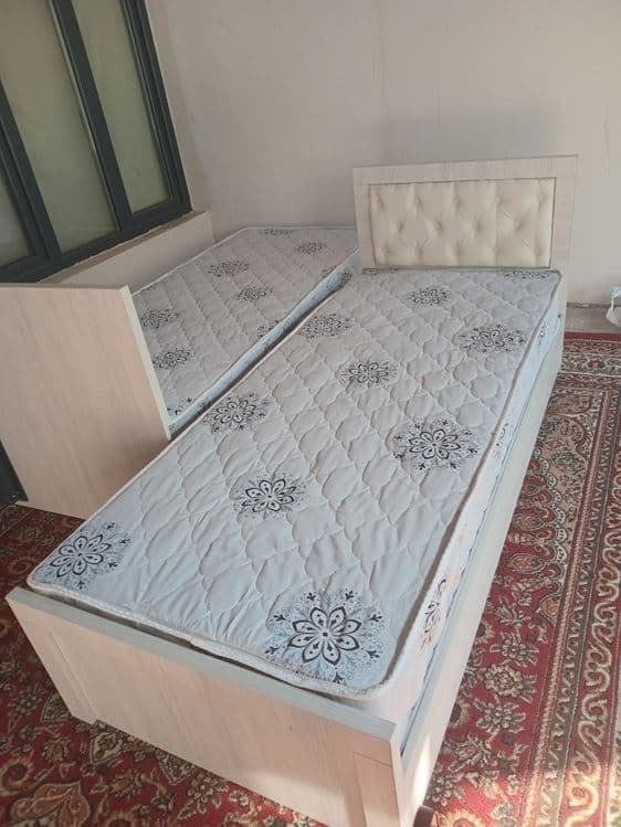 Продаётся 1 на спальни кровать новый — 1