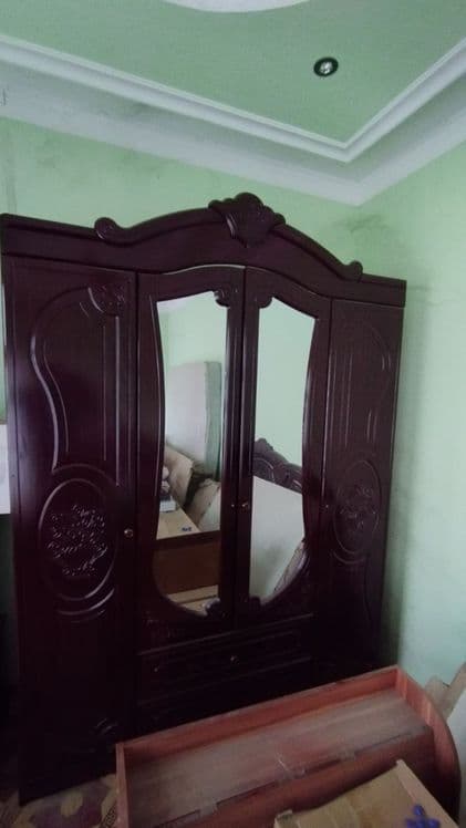 Mebel komplekt 1 oy ham ishlatilmagan yangi turibdi — 1