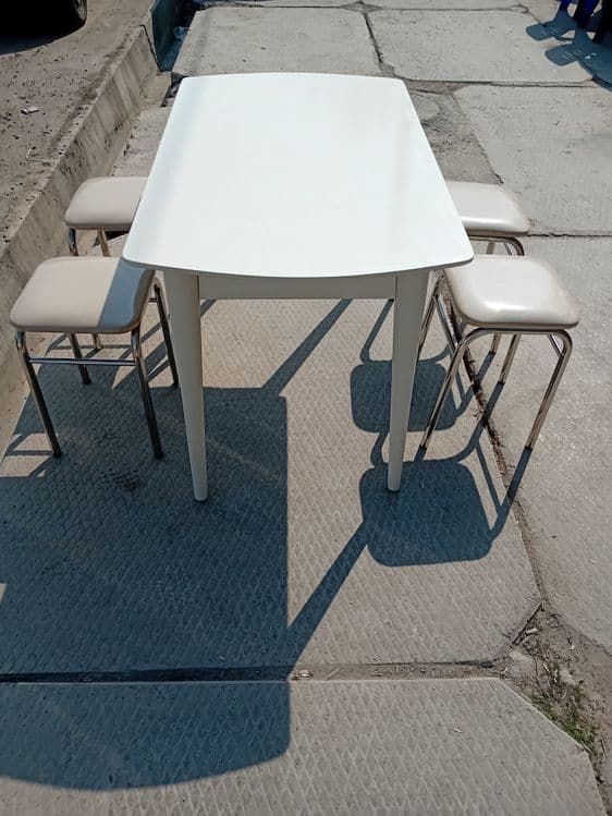 Taburetka stol stul — 1