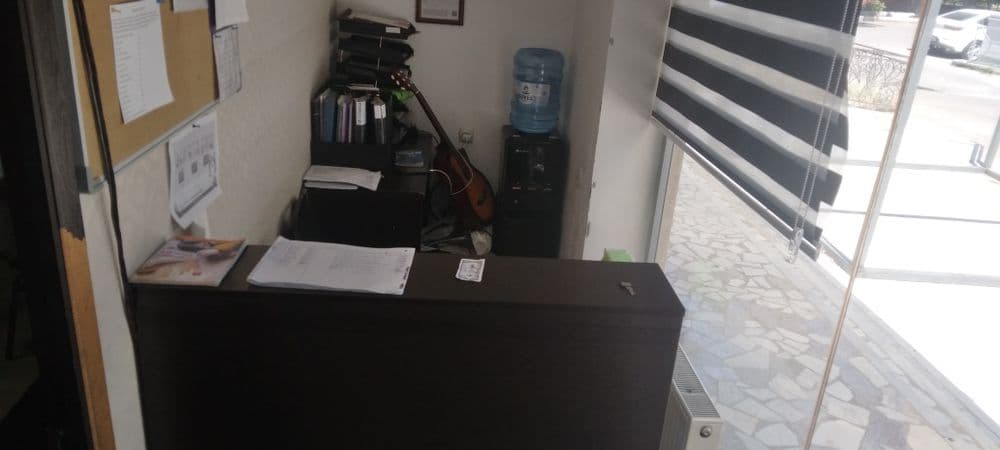Stol admin faya qulay ixcham. Aviakassa uchun yasalgan — 1