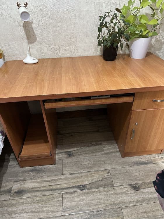 Продается письменный стол,компьютерный — 1