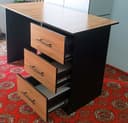 Kompyuter stol
Razmer: 122x60
Yap yangi
Narx:900.000
992951
