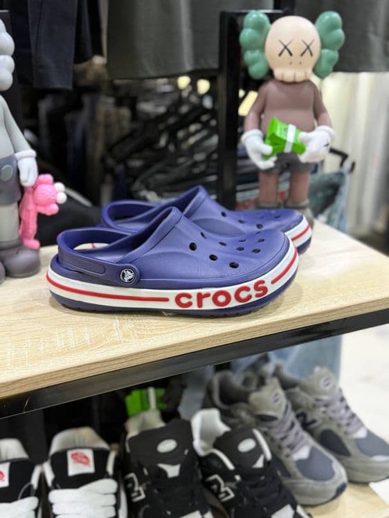 Летние шлепанцы Crocs — 1