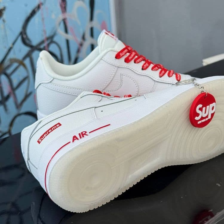 Nike Air Force 1 & supreme — 1