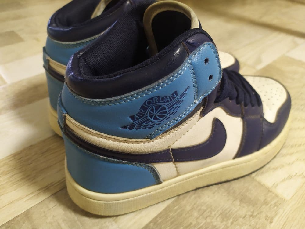 Air Jordan 1 (голубой цвет) — 1