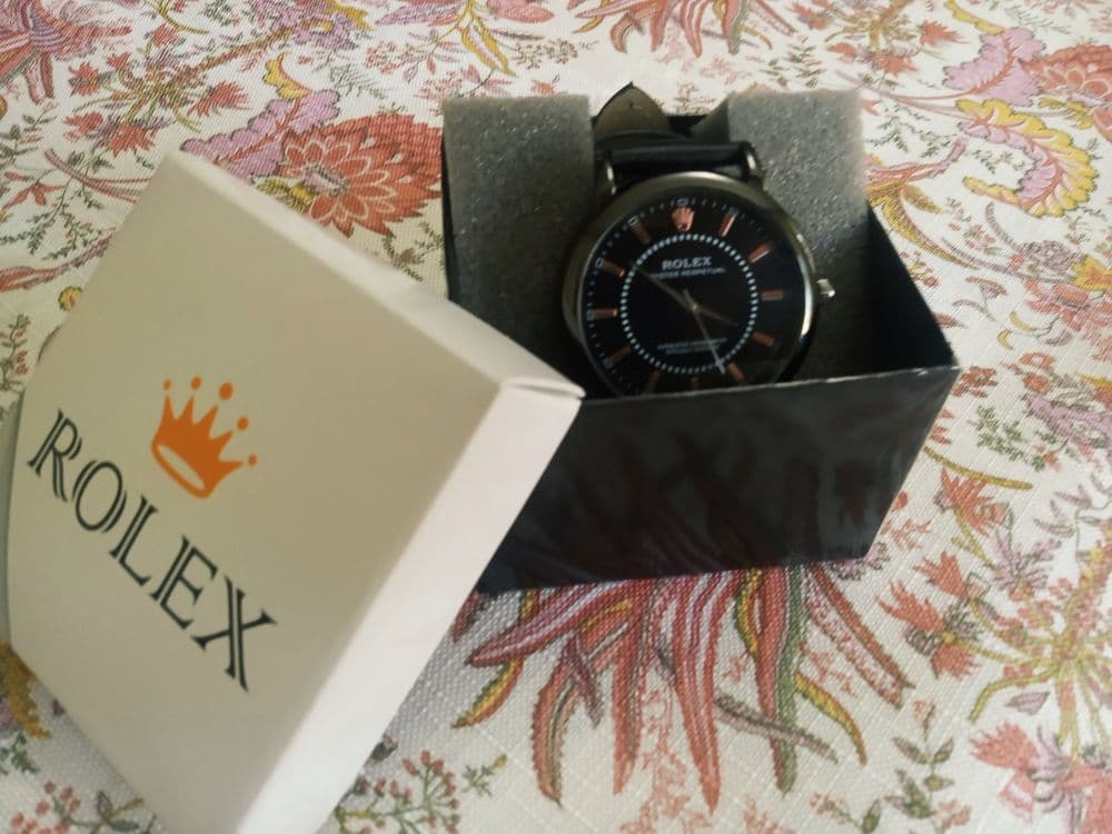 Rolex soat sotiladi — 1
