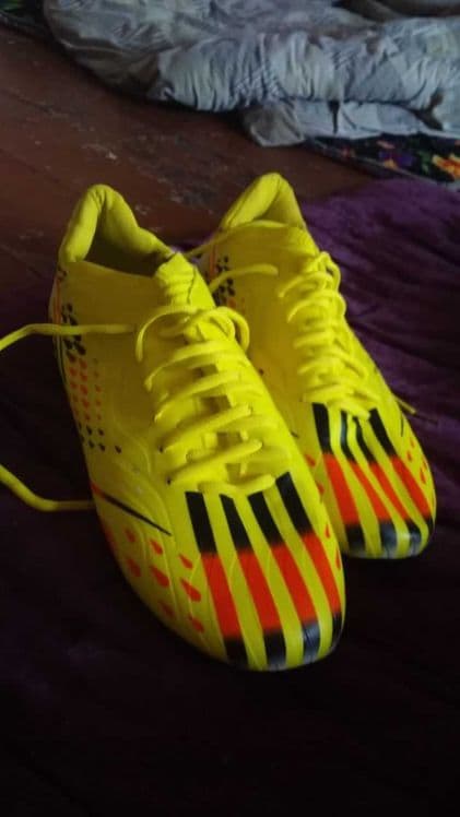 futbol uchun butsa — 1