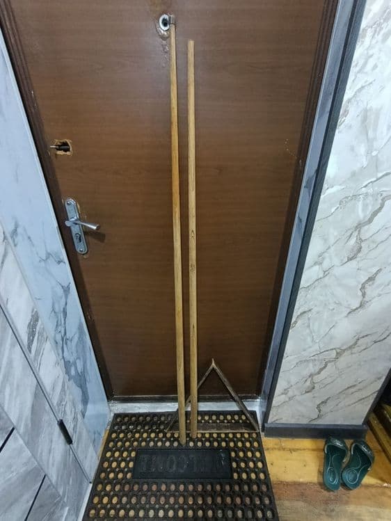 Два кия и треугольник продам — 1