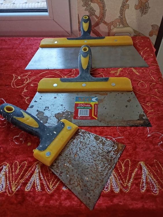 Шпатели строительные новые — 1
