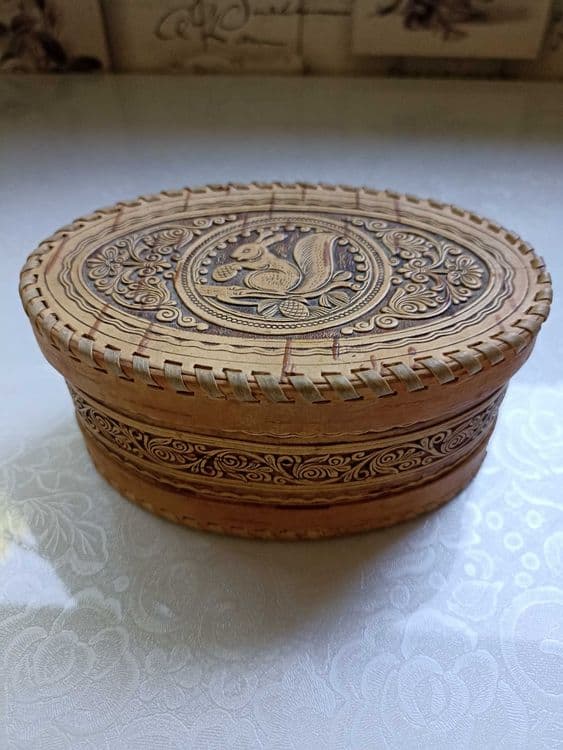 Шкатулка берестяная(дерево), ручная резьба и тиснение — 1