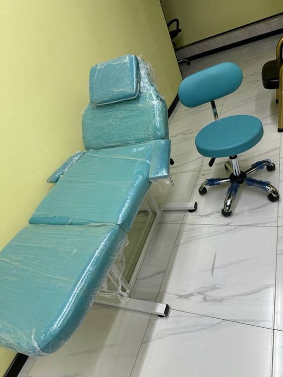 Гузаллик салони жихозлари кушётка,кресло, помошниса сотилади — 1