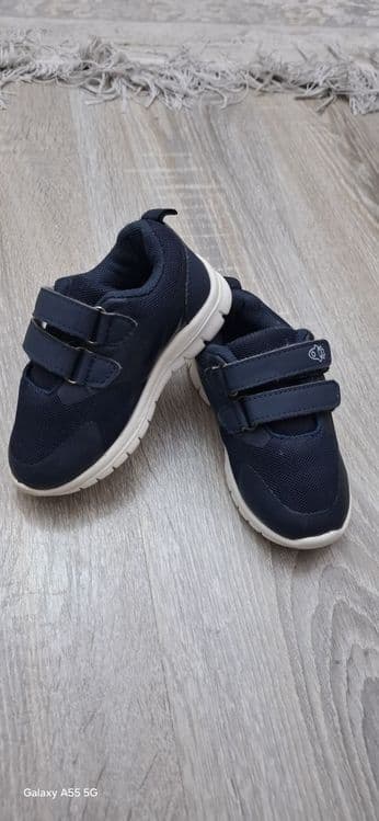 Продам детские кроссовки. — 1