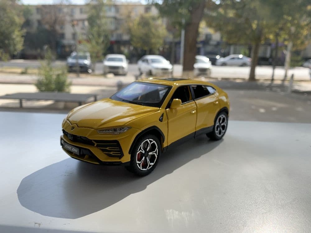 Modelka Lamborghini Urus 1:24 — 1
