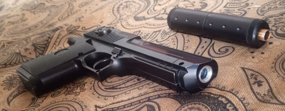 Kottala uchun o'yincho pistolet — 1