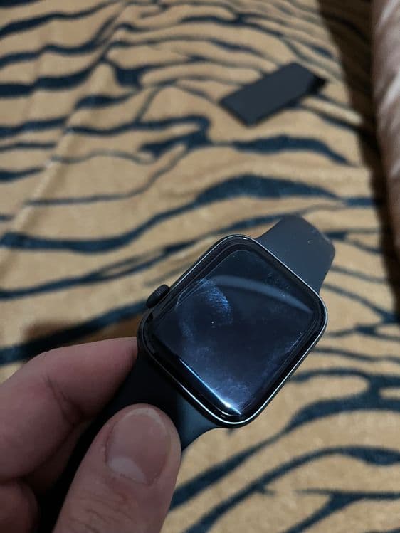 часы apple watch SE, 32гб, коробка имеется — 1
