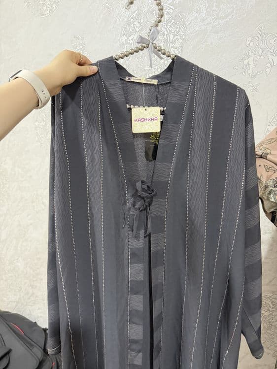 Abaya. — 1