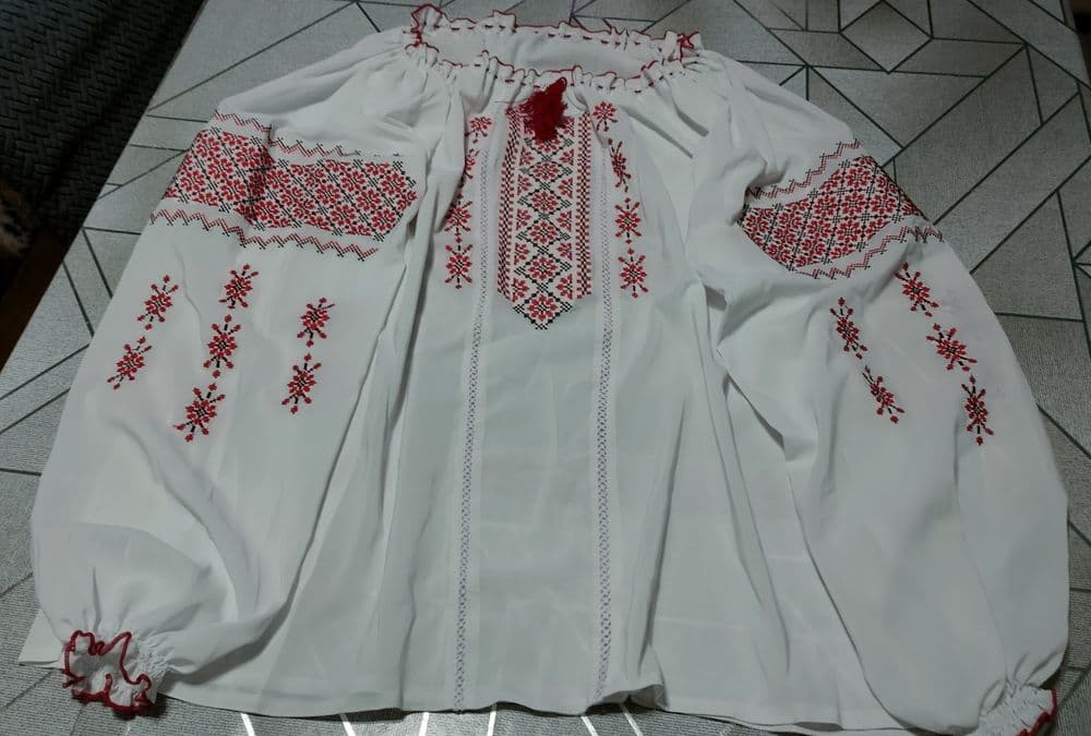 Кофточка расшитая — 1