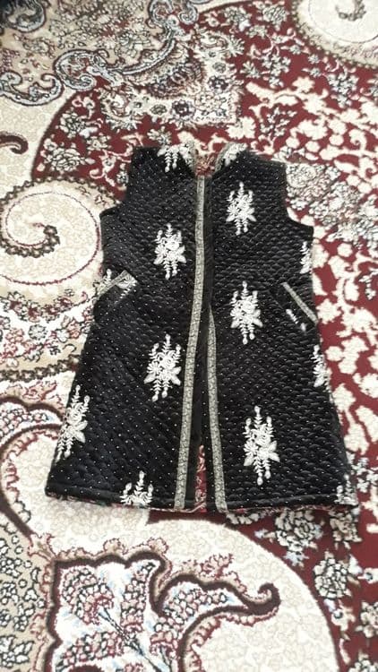 продаётся чапан безрукавка узи янги ёш аёлларга булади размер 50 52 — 1
