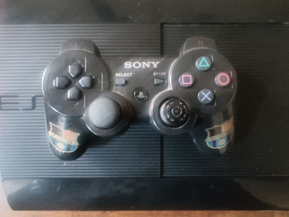 Playstation 3 Super Slim 500GB — 1