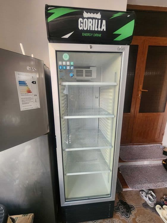 Artel vitrina kattasi sotiladi — 1