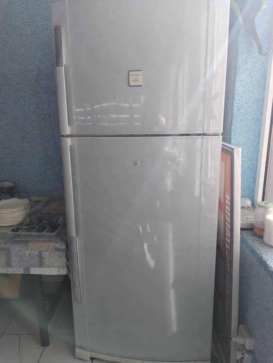 Продаётся большой холодильник — 1
