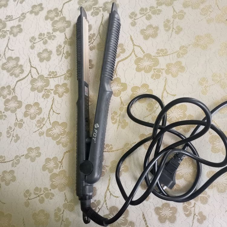 Утюг для волос ребристый — 1