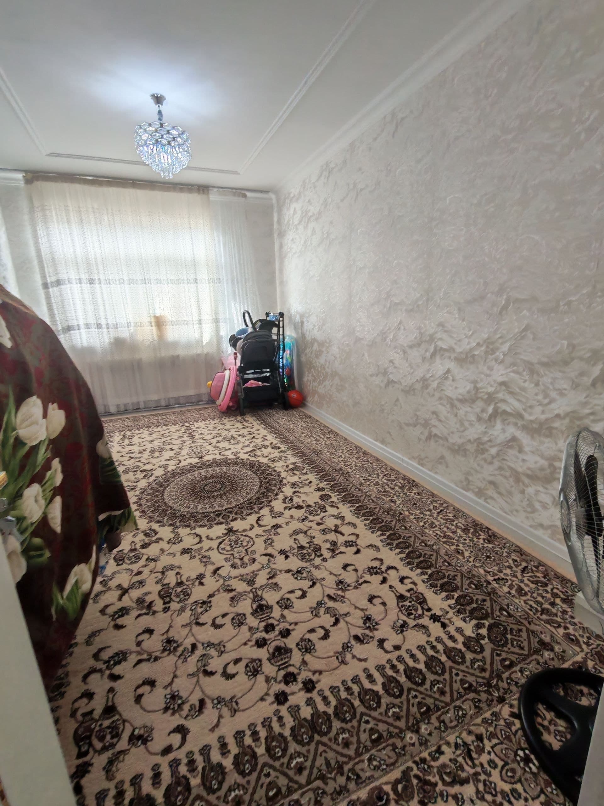 Чиланзар 8 2/4/4 Панелни дом Комната зеркальный 52 м2 — 1