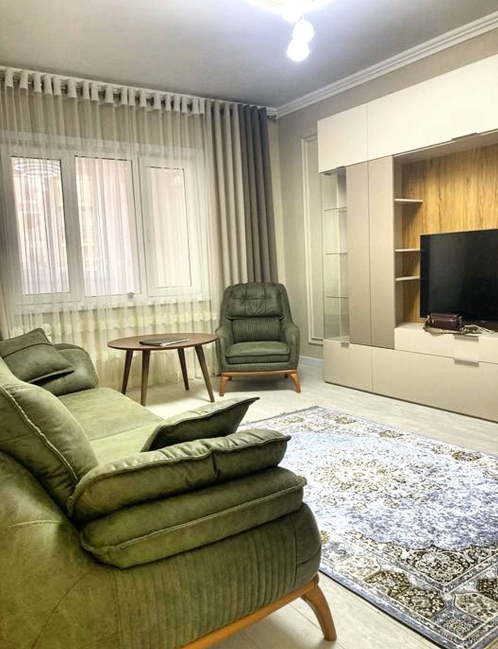 3/8/9 · Госпитальный рынок · JK Mirabad Avenue · ID:2093 — 1
