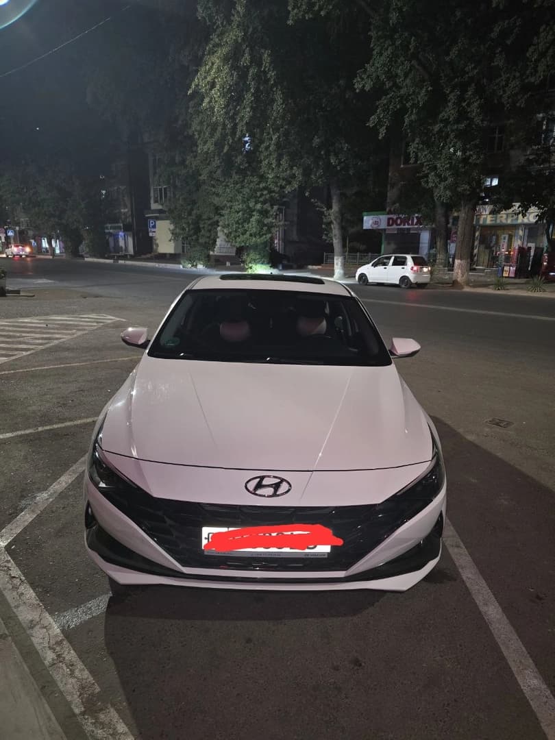 Hyundai Elantra 2022 — 1
