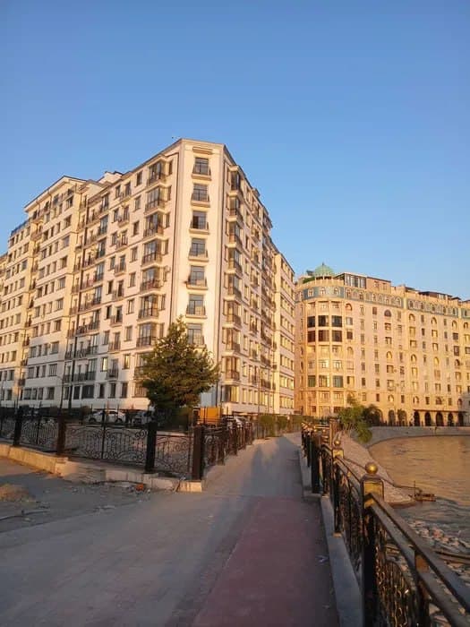 Sotiladi Qoraqamish1/2 1/6/9 yevro remont qilingan 45 kvadratli — 1