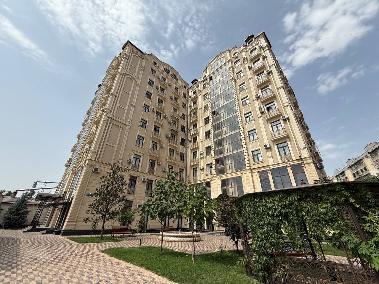 Mirabad Palace Продается 4 комнатная квартира коробка ул.Катта Мирабад — 1