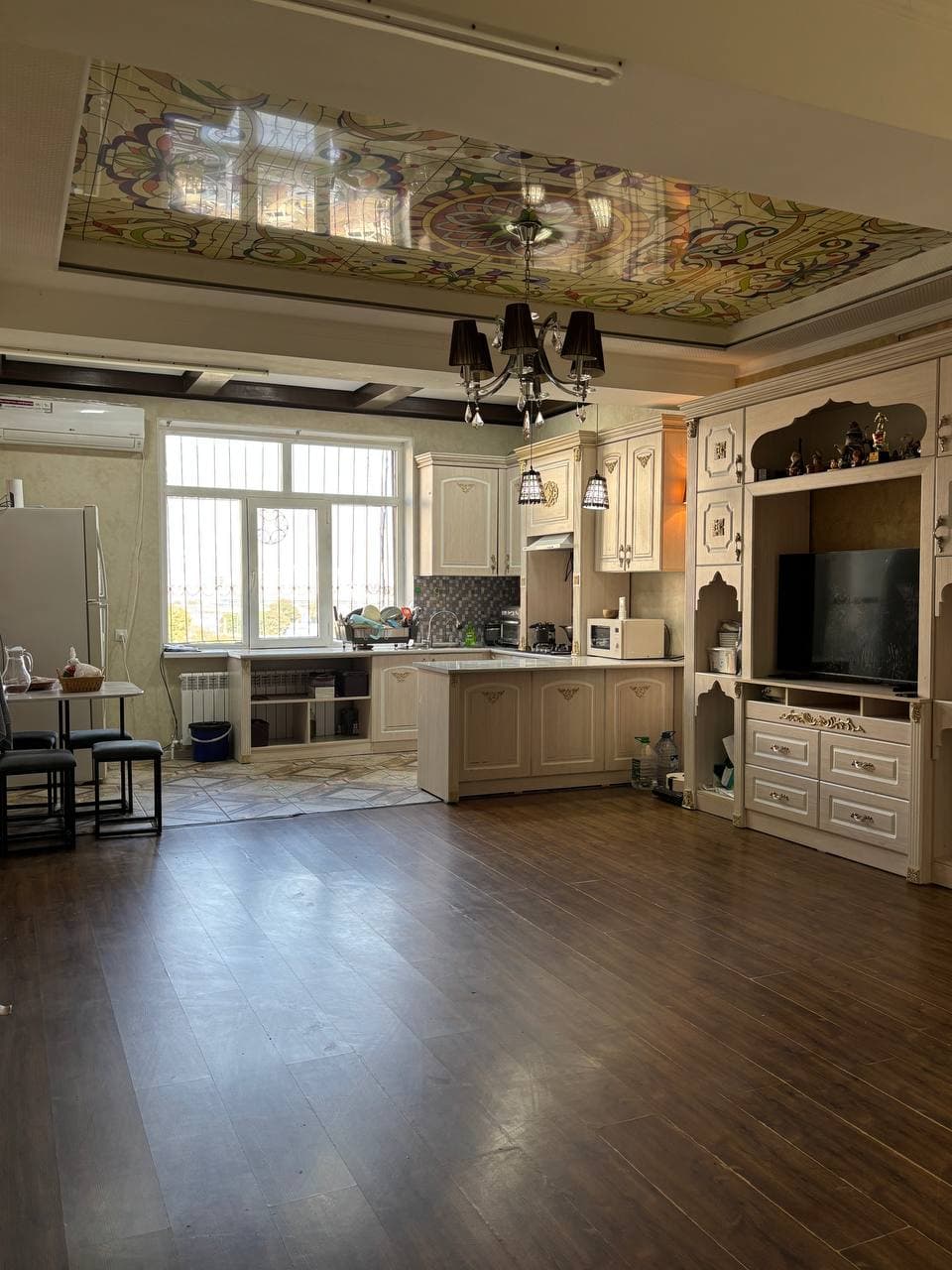 Продается 3-комнатная квартира, Мирабад #Вторичка #Госпиталка - Ор-р Brasseria — 1