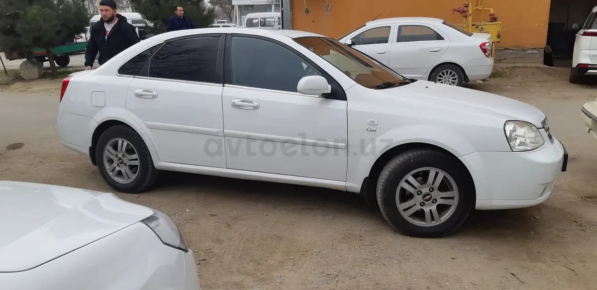Chevrolet Lacetti, 1 позиция Газ-бензин 2010 — 1