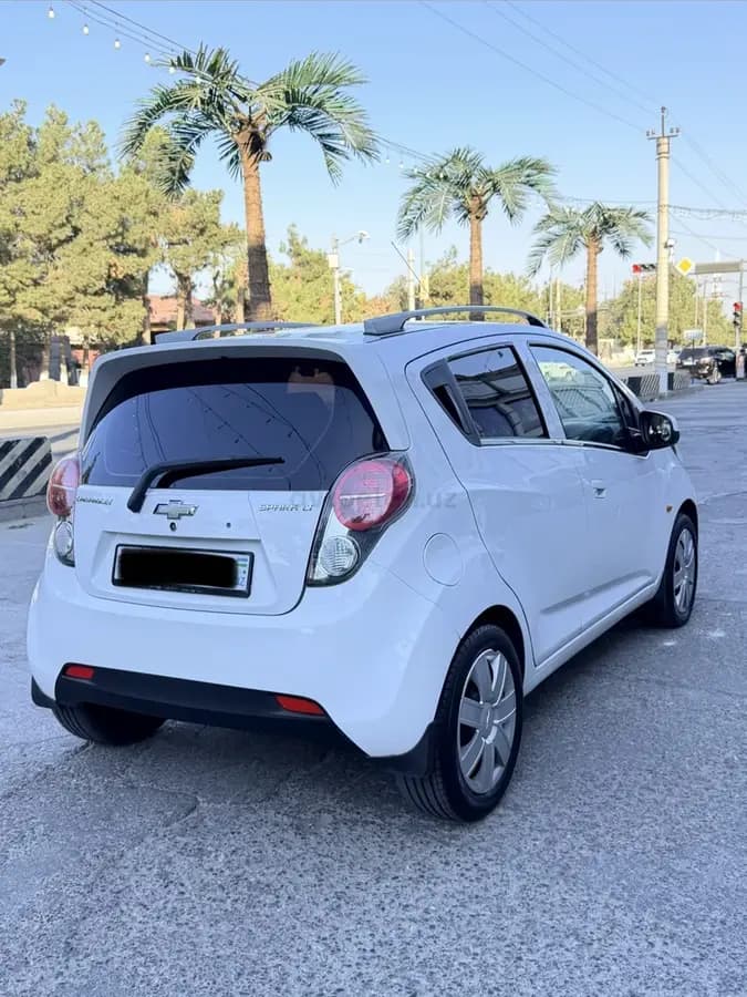 Chevrolet Spark, 4 позиция 2012 — 1