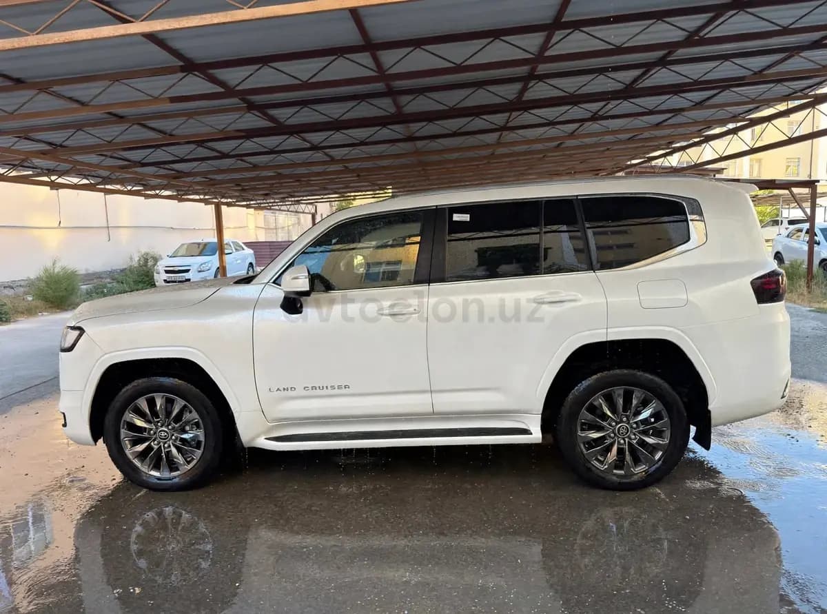 Toyota Land Cruiser Prado 2024 — 1