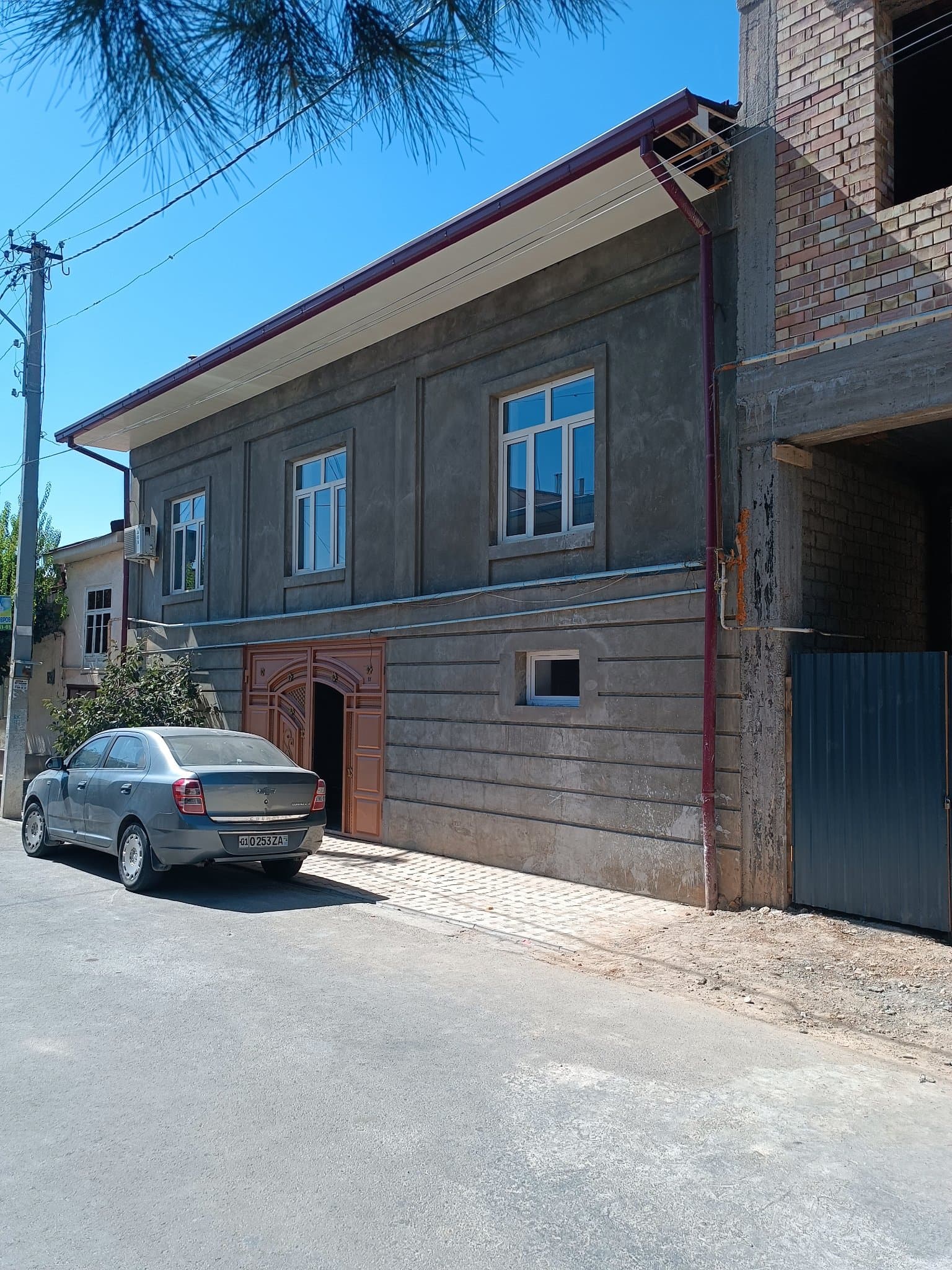 Hovli sotiladi — 1