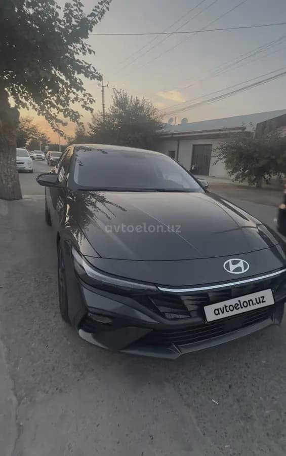 Hyundai Elantra 2023 — 1
