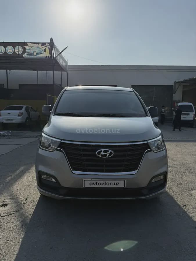 Hyundai Starex 2019 — 1