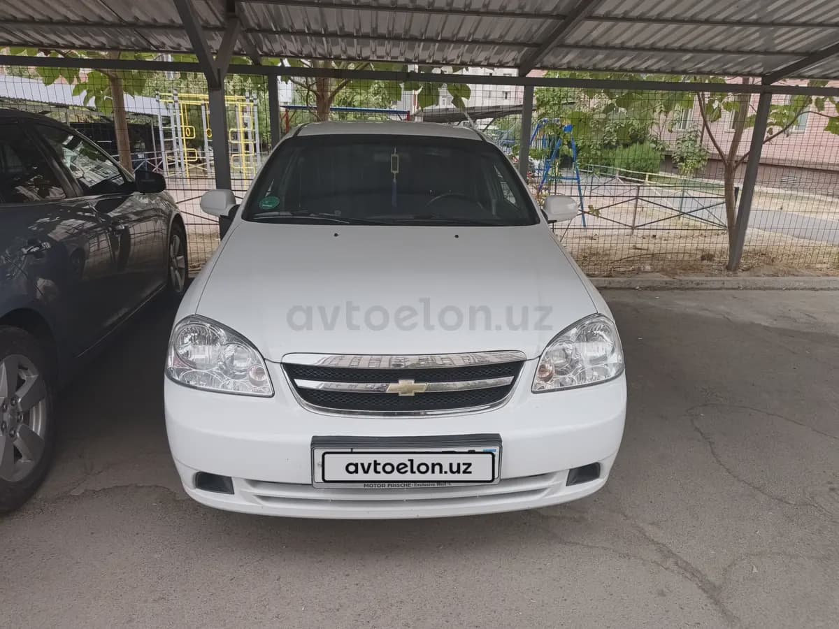 Chevrolet Lacetti, 1 позиция Газ-бензин 2011 — 1