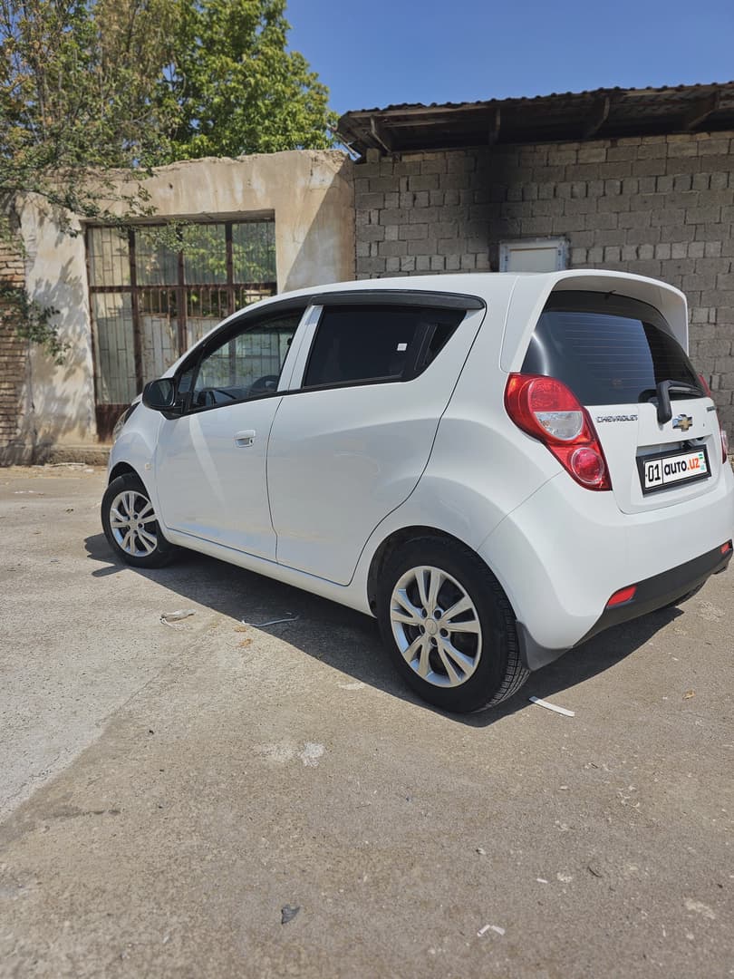 Chevrolet Spark 2015 — 1