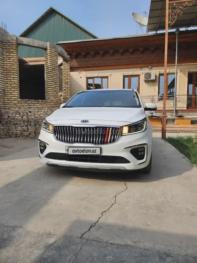 Kia Carnival 2019 — 1