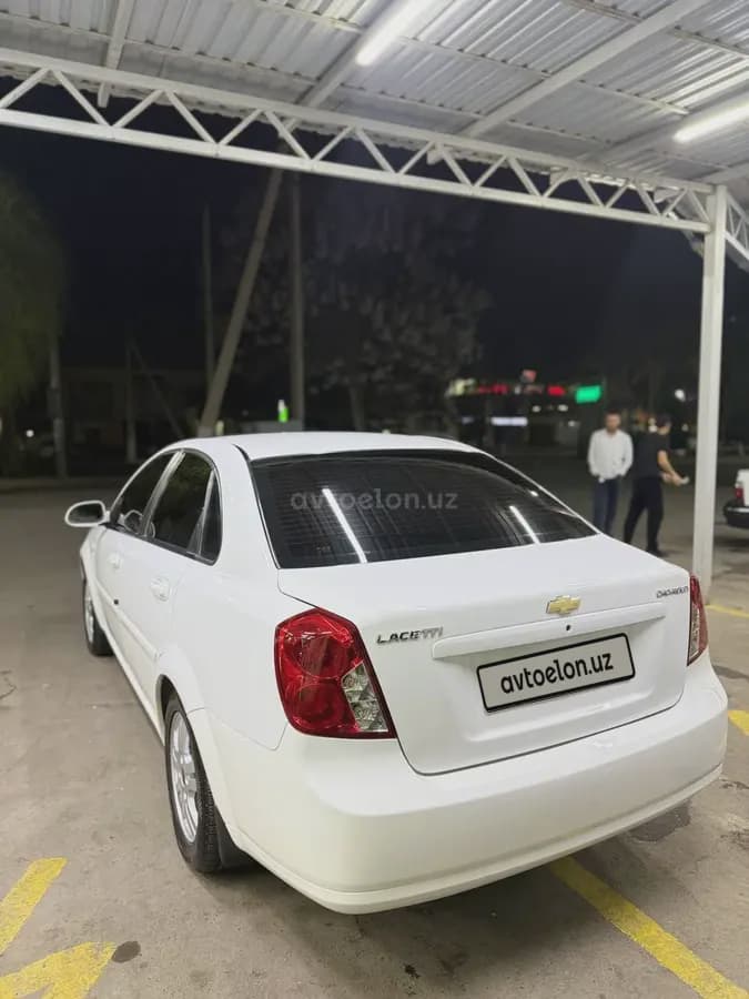 Chevrolet Lacetti, 3 позиция 2012 — 1