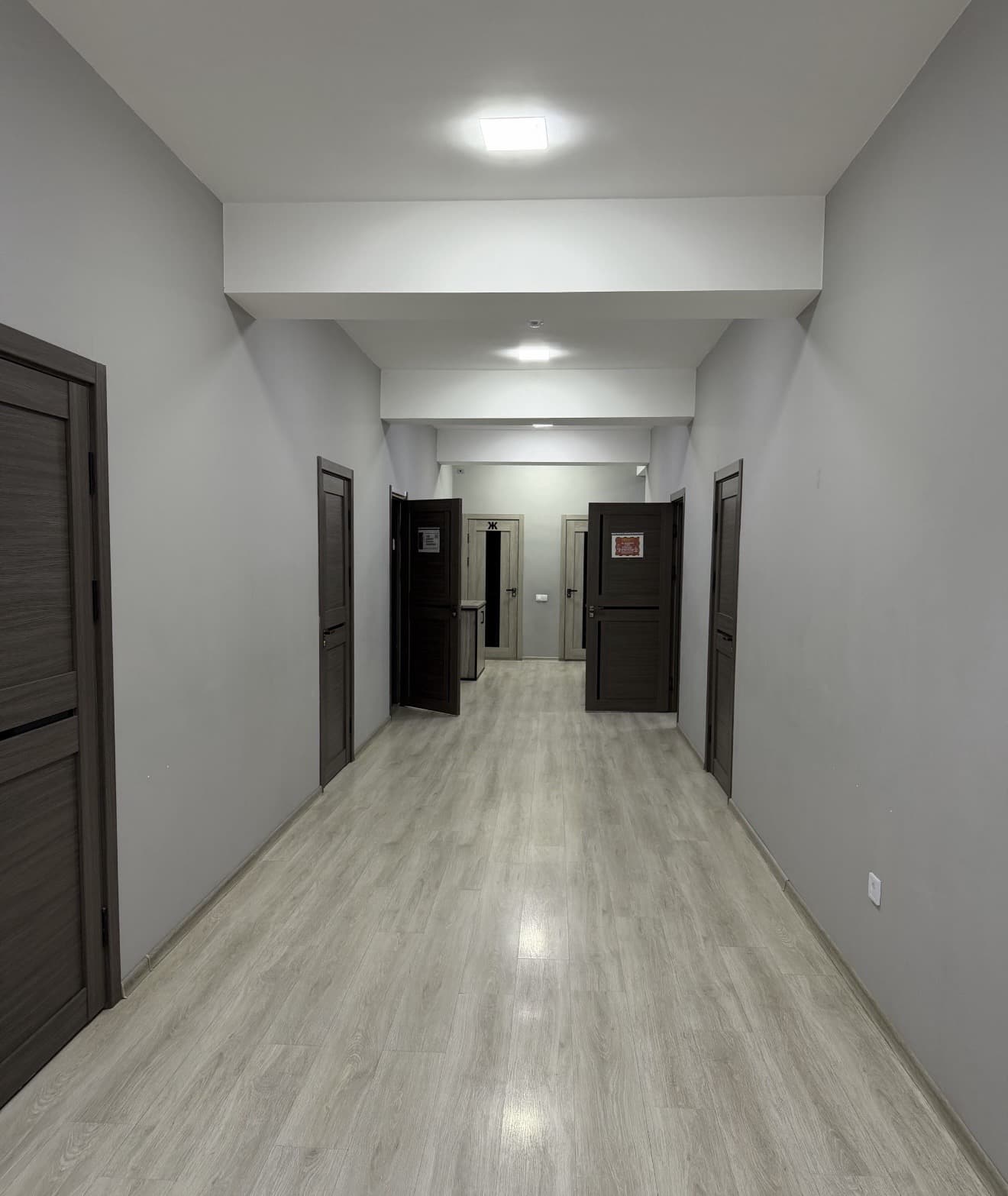 Arenda Ofis Nejiloy 300 kv Сайрам. 4500 долл Тел 930651070 — 1