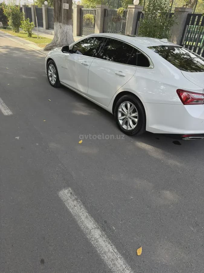 Chevrolet Malibu 2 2023 — 1