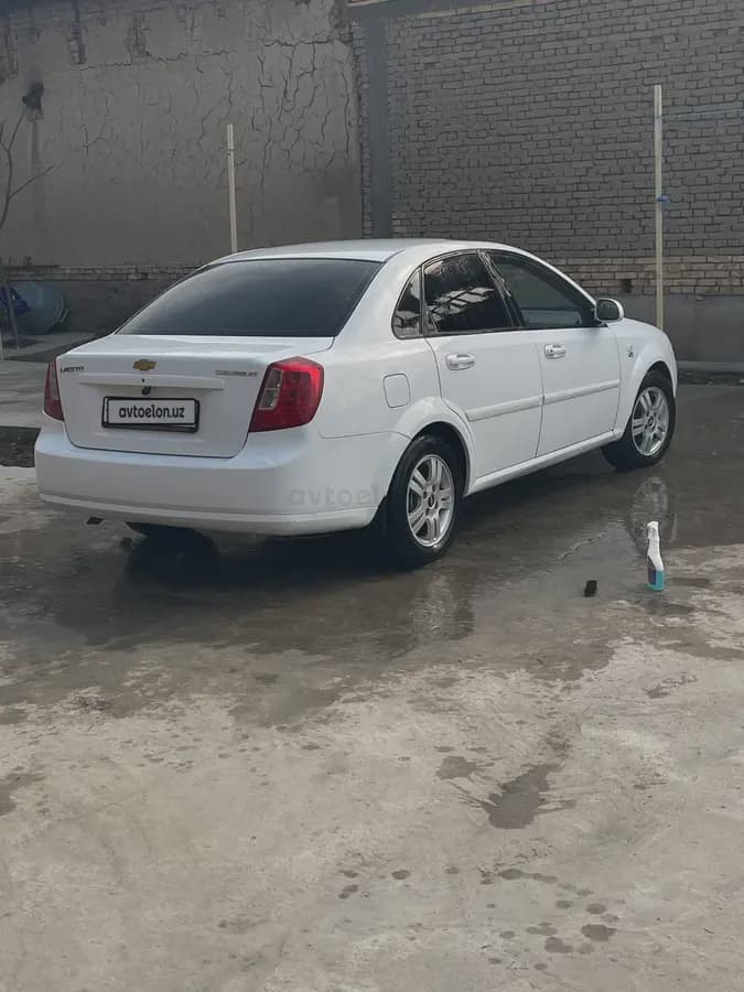 Chevrolet Lacetti, 3 позиция 2011 — 1