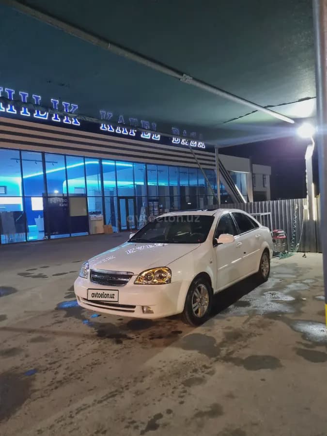 Chevrolet Lacetti, 3 позиция 2010 — 1